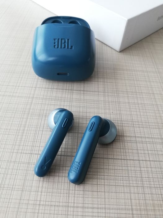 Блутут слушалки JBL Tune TWS225