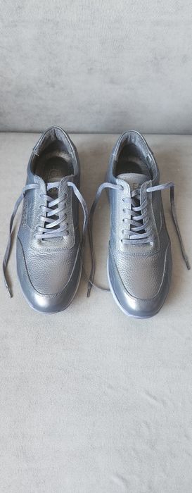 Мужские кроссовки 43 го размера. 100% кожа. (Абсолютно новые. Турция)