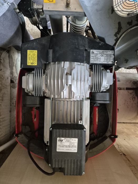 Titlu: Compresor Stomatologic MGF SKY 100/30 SCE – 12 Bar, Motor 2022 + Motor Original