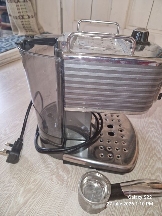 Aparat cafea Delonghi