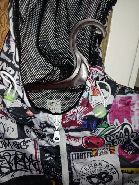 Куртка - ветровка  с капюшоном ( Турция )