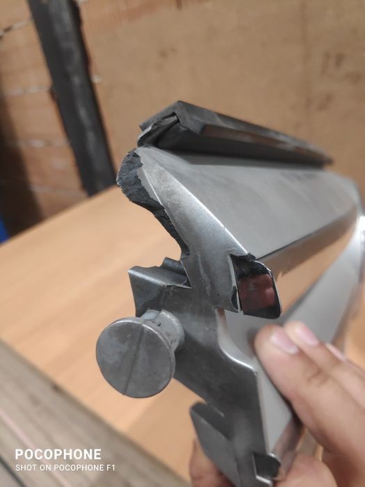 Маска - решетка Mercedes C class W204  2008г. Със Забележки!!