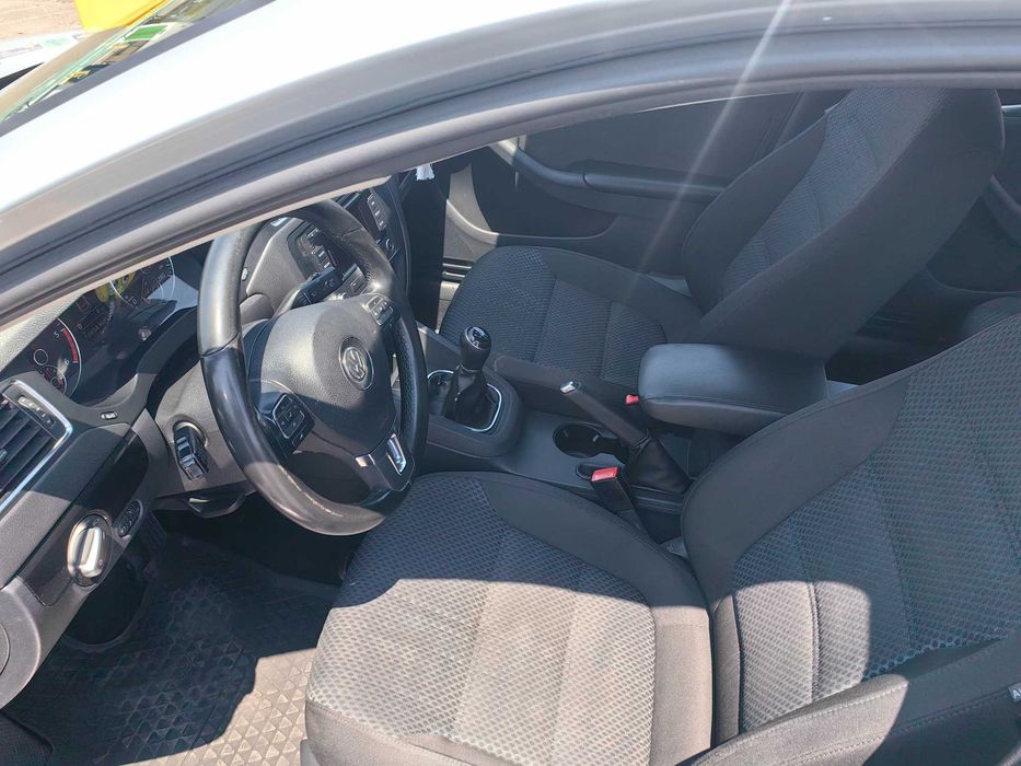 Autoturism vw jetta 1.6 tdi 105cp 2013