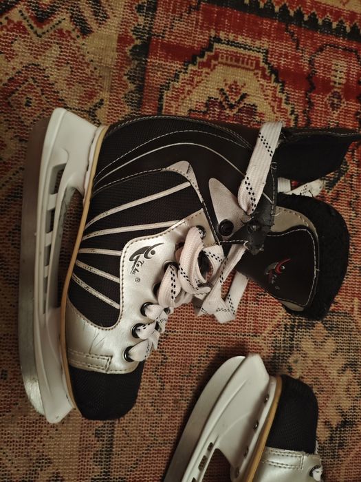 Хоккейные коньки 41 размер