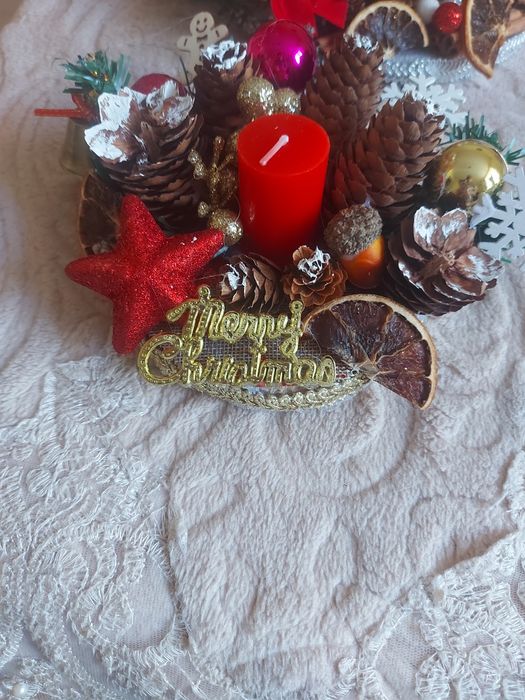 Коледни венци и свещници