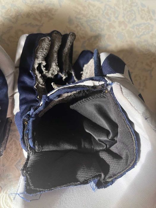 Продам хоккейные краги