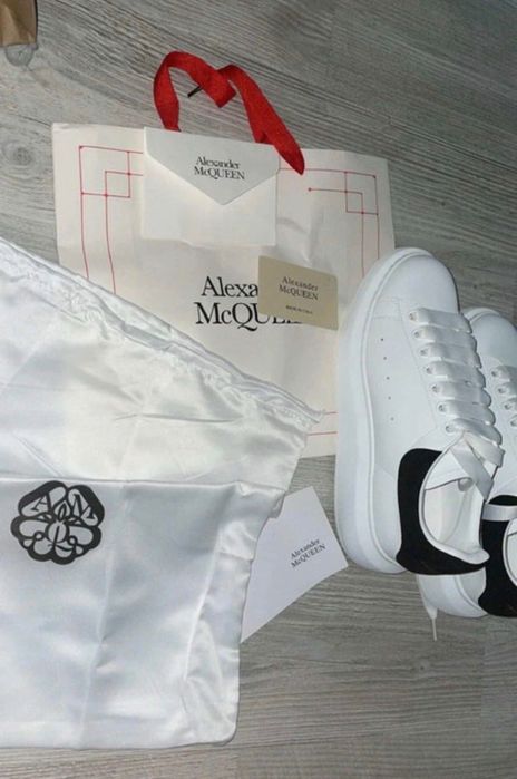Alexander McQueen la DOAR 249 LEI