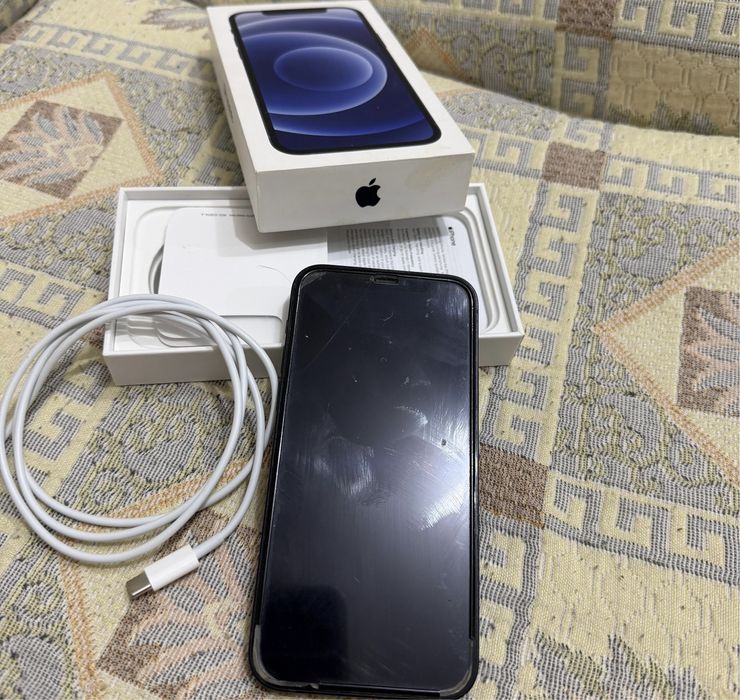 Продается айфон 12