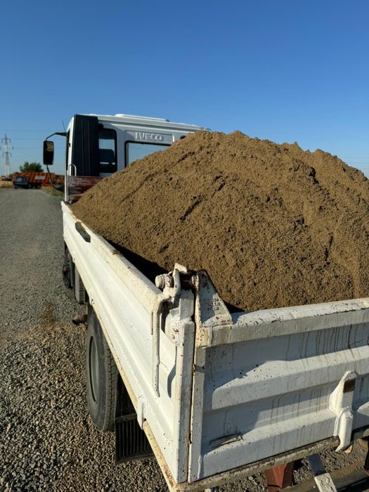 Nisip balastru piatra concasata