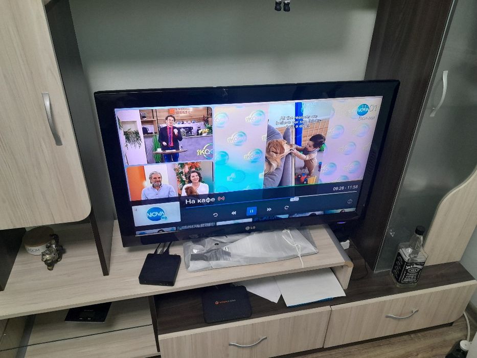 Телевизор 37инча