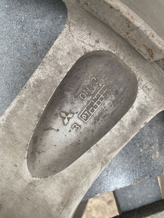 R18, 18 размер диски на митсубиси(mitsubishi)