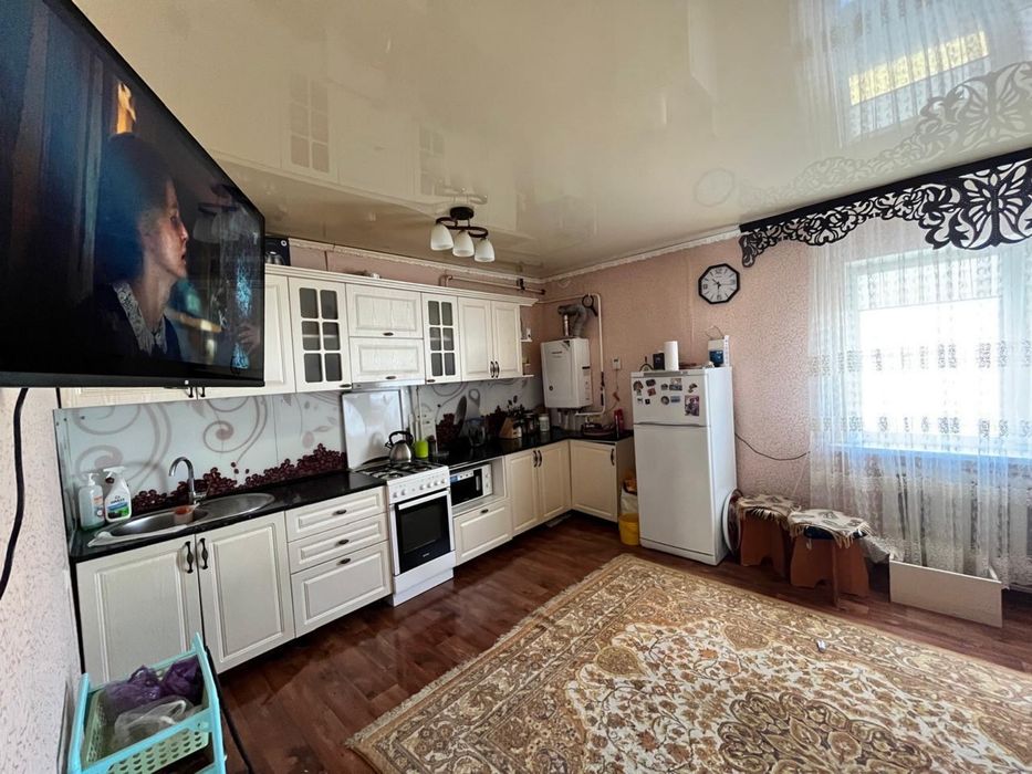 Продам 2 квартирный дом