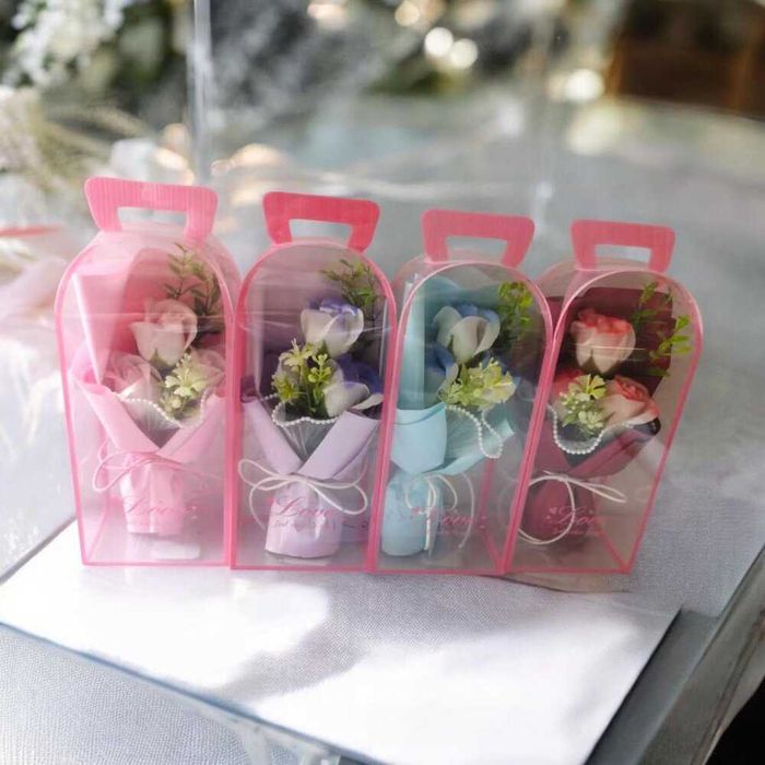 Букет вечни рози в подаръчна кутия