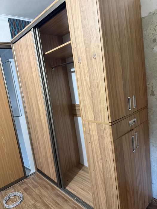 Продам вместительный шкаф — 35 000 тг