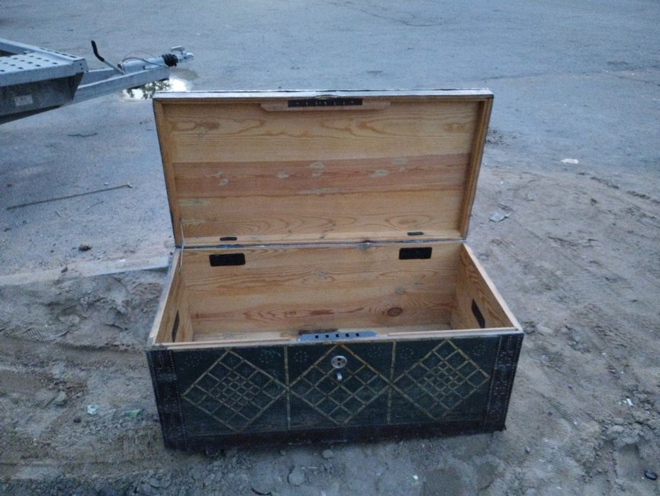 Продам сундук. Деревянный