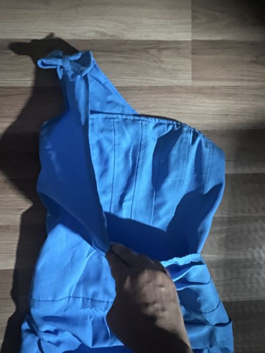 Абитуриенска рокля