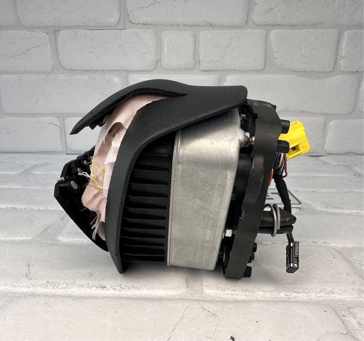 Airbag волан гръмнал AUDI A6 A7 A8 4N0880201K