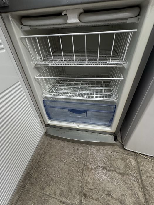 Хладилник с фризер gorenje инокс