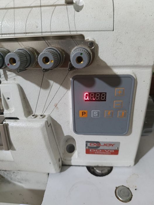 Швейная машинка аверлок