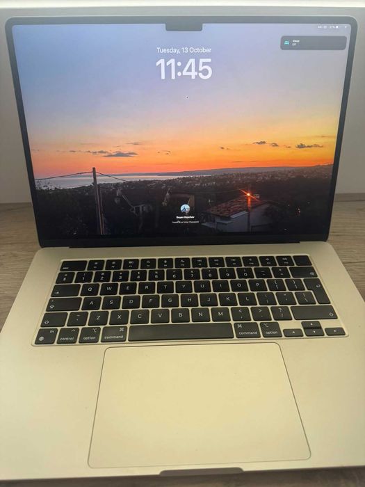 Apple MacBook Air 15.3” M2 | 8GB RAM | 256GB SSD | Silver | Отлично състояние + кейс