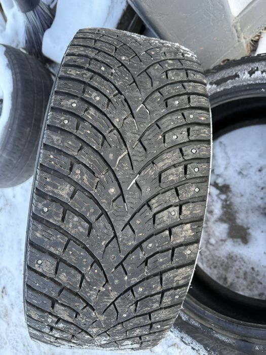 Продам шины R18 235/54