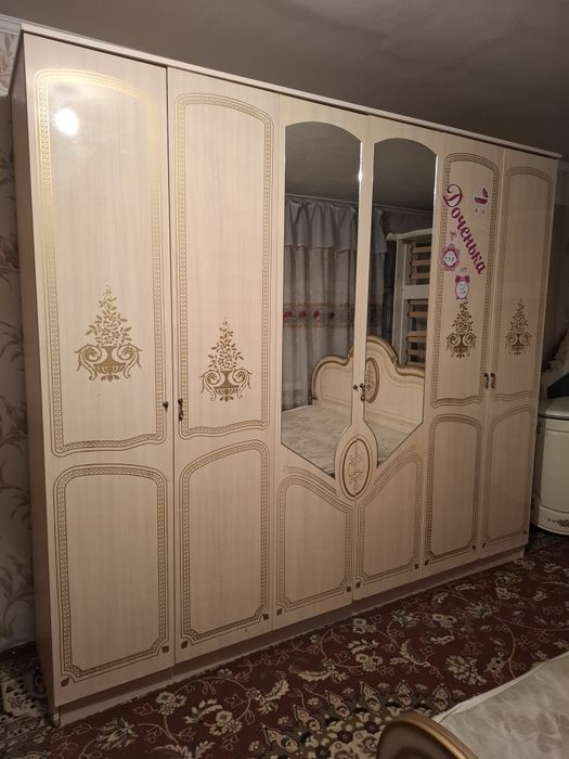 Спальный гарнитур