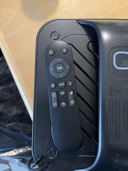 Robot spalat geamuri