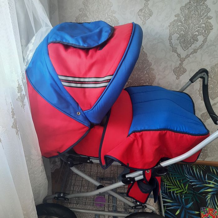 Продам Каляску б/ в очень хорошем состоянии ,20 000 тг