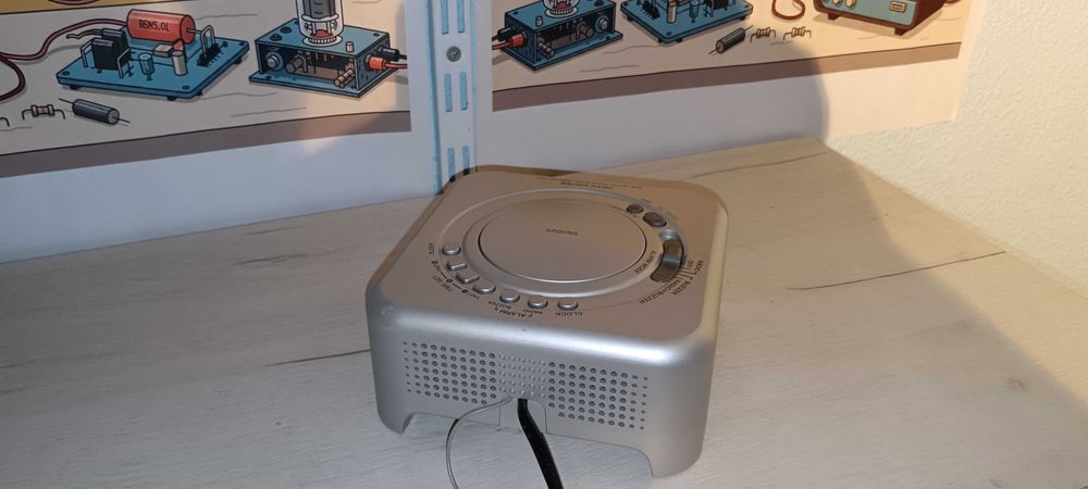 Radio cu ceas Sony ICF C217L LW/FM (Japan)