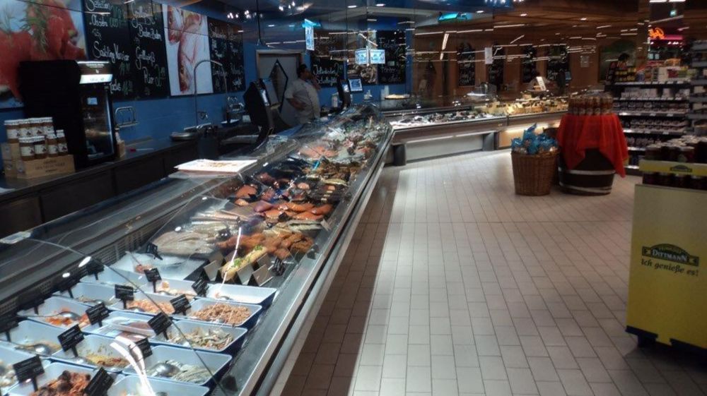 Хладилна Витрина щандова