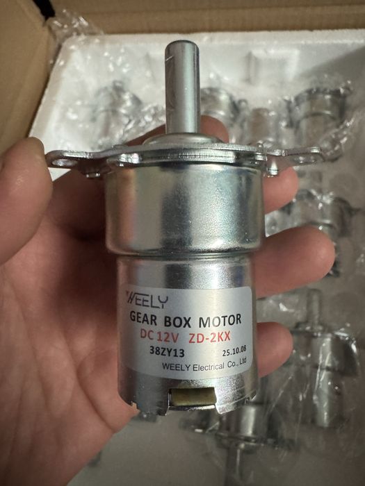 Это электродвигатель постоянного тока Weely, модель ZD-2KX.