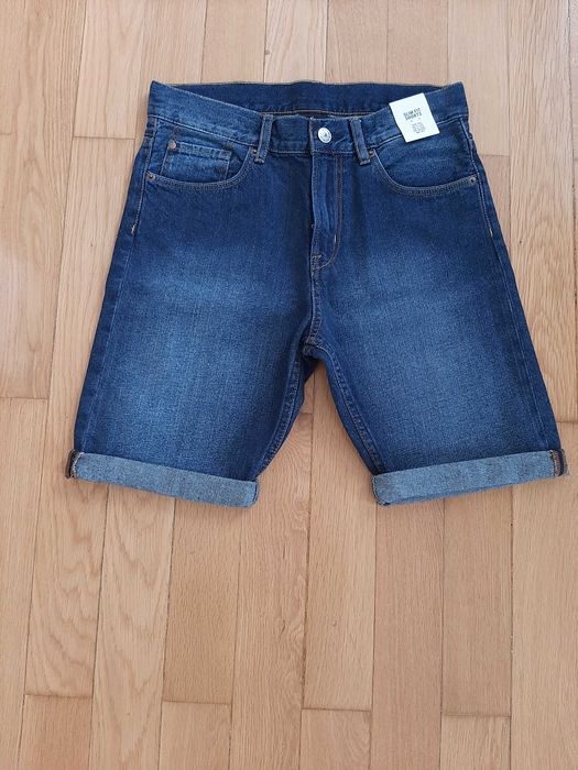 НОВ къс панталон H&M, нови блузки H&M и яке Kipsta за 12г. момче.