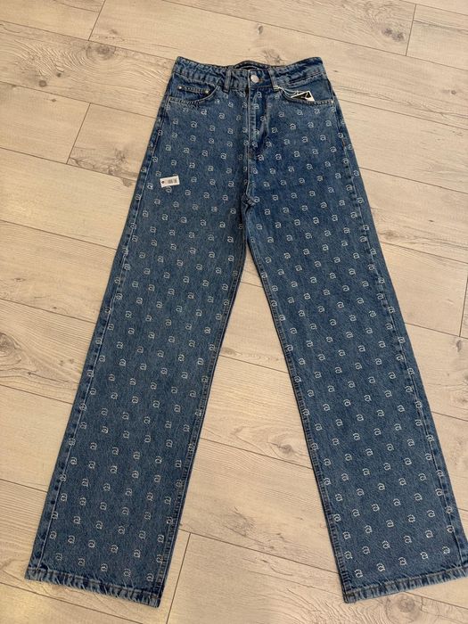 Дамски топ модели дънки