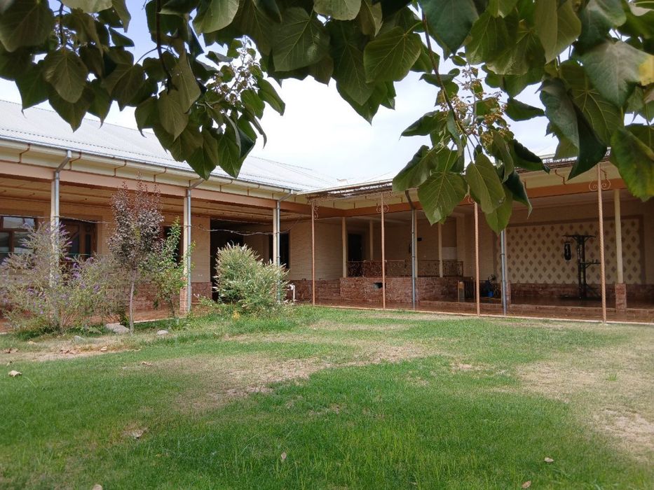 Qibrayda uy sotiladi 7 sotix