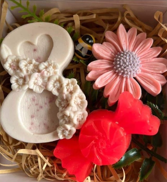 Кутии със сапунени цветя