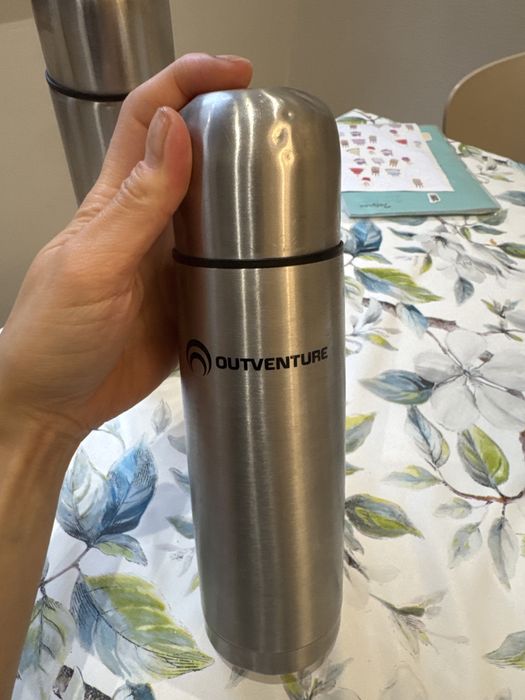 Продам 2 термоса