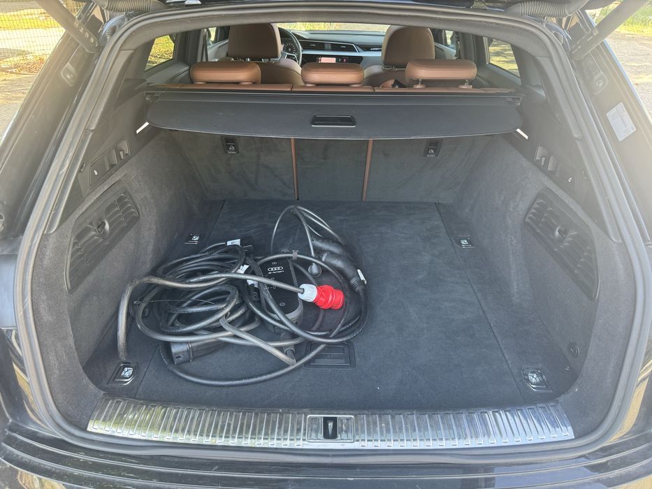 Audi E-Tron * 95kWh* B&O* 360* ПАНО* DIS* SHADOW LINE