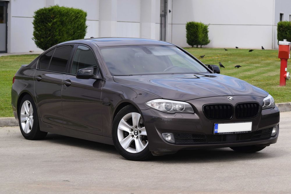 Vand/Schimb Bmw Seria 5 f10 , 2011 , trapa , head up, distronic , stare impecabila , car vertical verde.