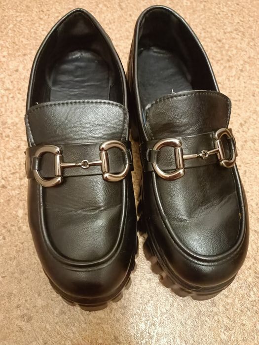 Продам туфли - лоферы