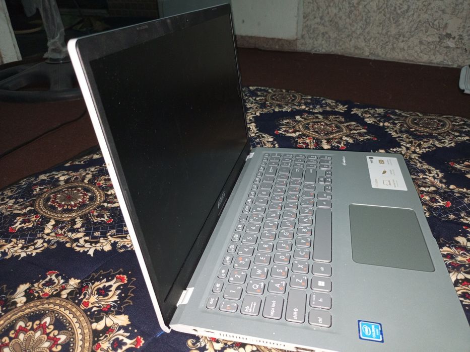 ASUS notebuk  model A516M 128gb