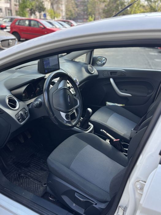 DE VANZARE FORD FIESTA , LUNA 12.2013!! 136.000 KM