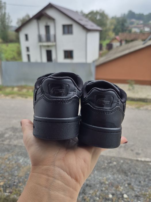 Pantofi sport negri,marca Lacoste mărimea 24 Noi in cutie!
