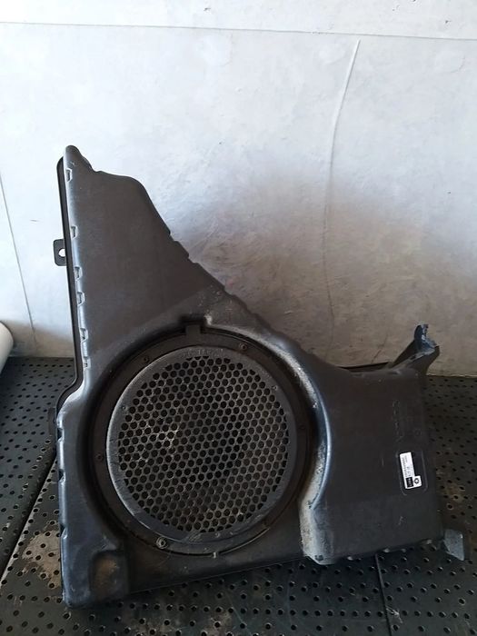 Subwoofer boxa dodge journey 05064298ac