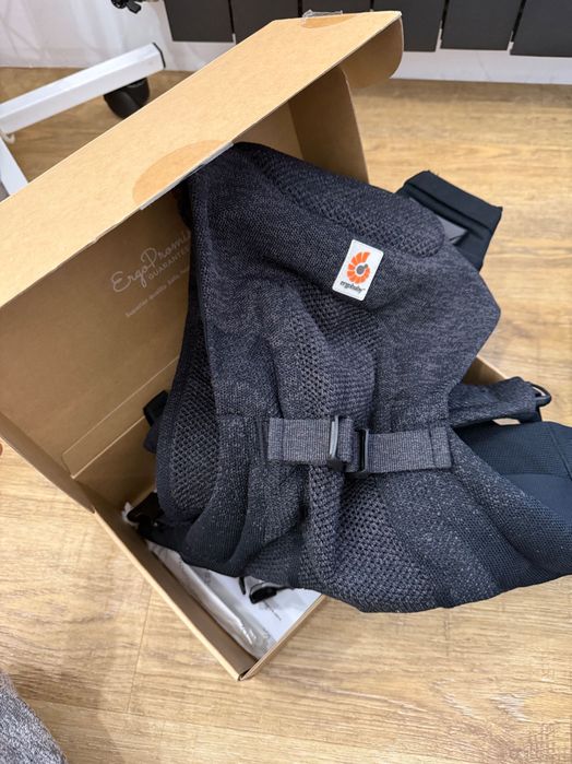 Эргорюкзак Ergobaby Aerloom Charcoal/Black