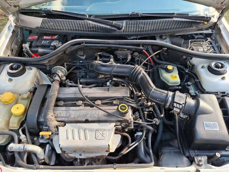 Ford Escort 1.8 (105 к.с) бензин