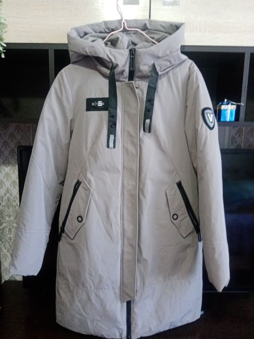 Продам зимние куртки