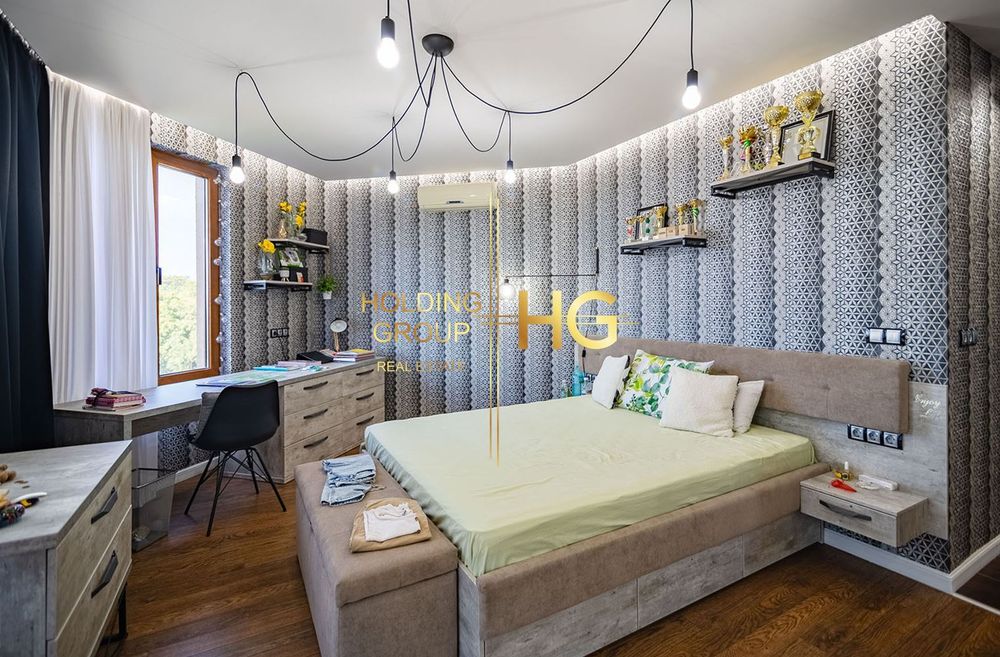 Къща в Варна-м-т Зеленика площ 350