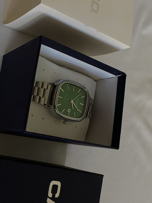 Часы Casio зеленые