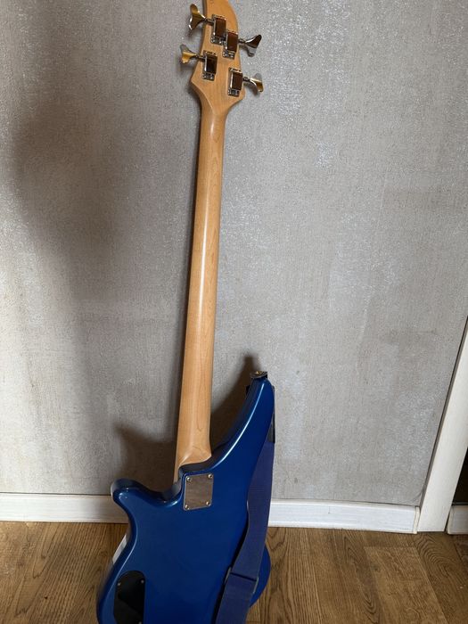 Бас гитара Yamaha