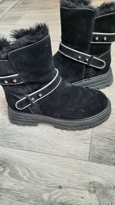 Продам замшевые сапоги